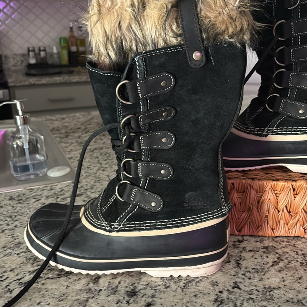 Sorel Black Fur-Lined Boots - Picture 2 of 6